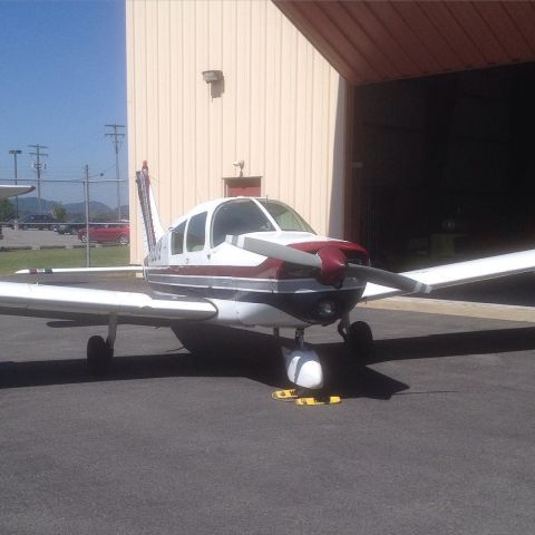 Piper Cherokee (N15079)