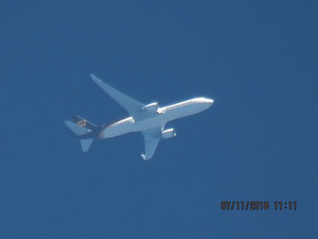 BOEING 767-300 (N352UP)