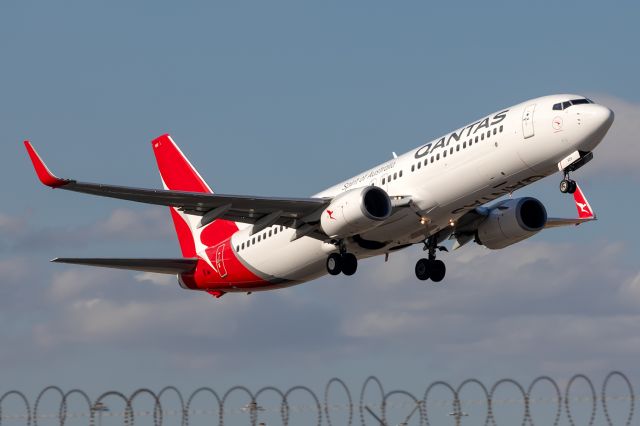 Boeing 737-800 (VH-VZG) - QF456/QFA456 to SYD Sydney, MEL/YMML 20/02/2019