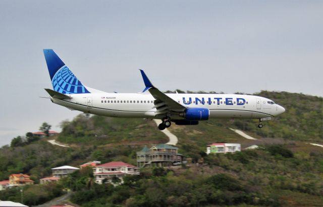 Boeing 737-800 (N26208)