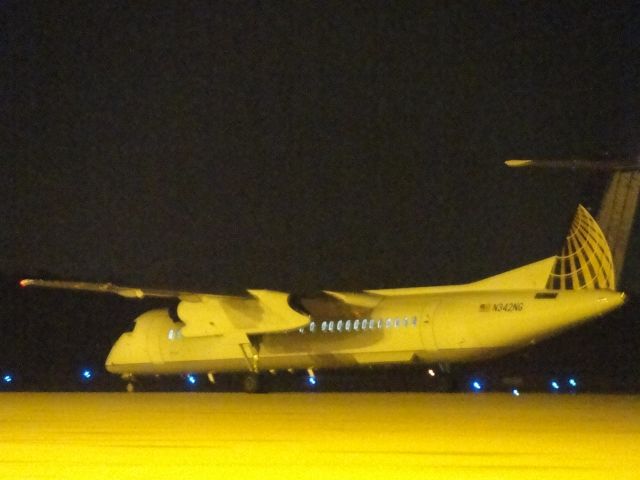 de Havilland Dash 8-400 (N342NG)