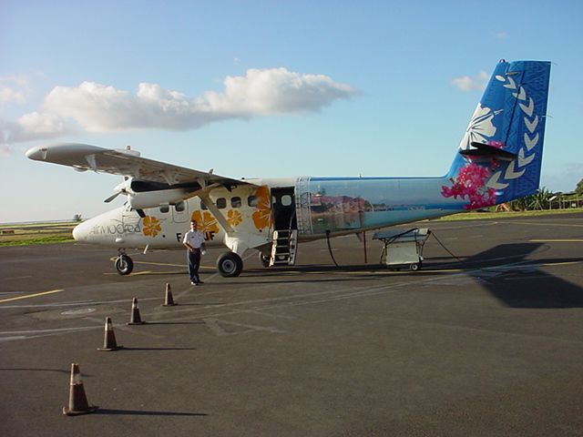 De Havilland Canada Twin Otter (F-OHUF) - Air Moorea -Sheraton Logo Jet 