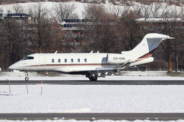 Canadair Challenger 350 (CS-CHH)