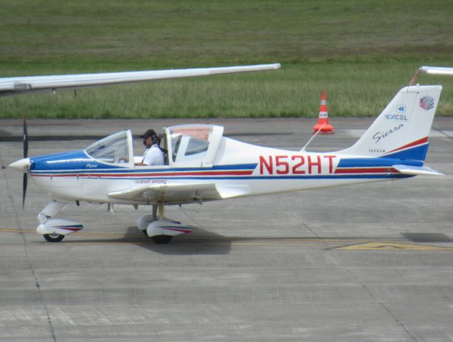 TECNAM Sierra (N52HT)