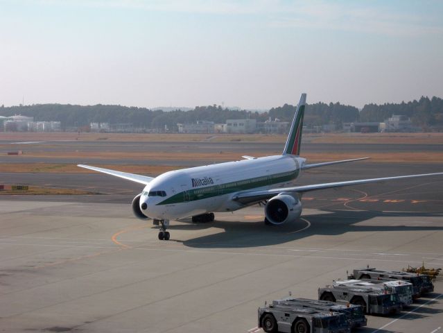Boeing 777-200 (I-DISB) - BOEING 777-243/ER