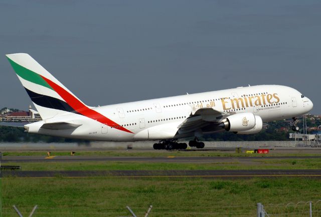 Airbus A380-800 (A6-EDB)