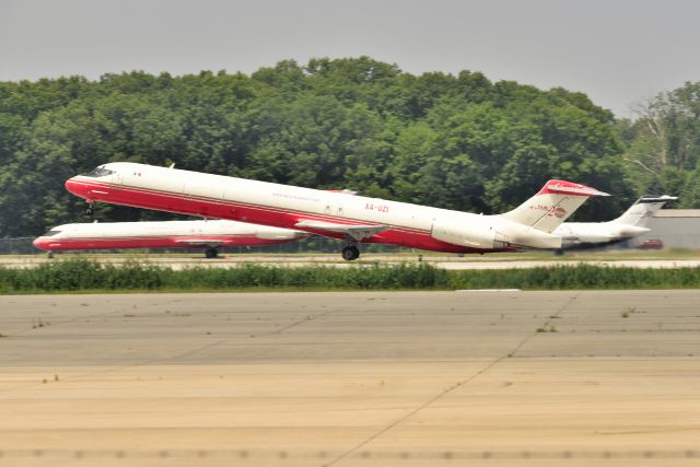 McDonnell Douglas MD-83 (XA-UZI) - 06-14-22