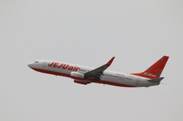 Boeing 737-700 (HL8090)