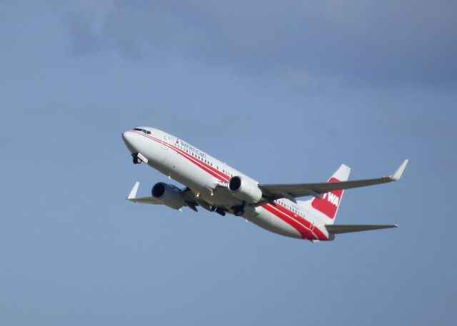 Boeing 737-700 (N915NN) - American Airlines (TWA Heritage Livery)