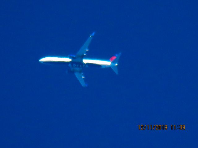 Boeing 737-900 (N900DU)
