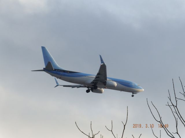 Boeing 737-800 (OO-JAV) - With the TUI logo removed OO_JAV approaching Milwaukeee 25L 3/10/2019