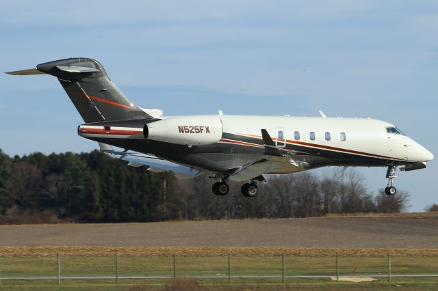 Bombardier Challenger 300 (N525FX)