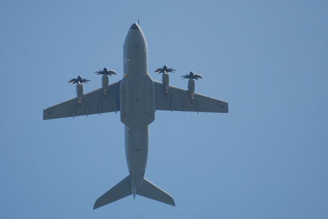 ZM408 — - AN ATLAS A 400 OVERFLYING RAF FAIRFORD