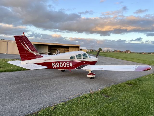 Piper Cherokee (N90064) - New paint design