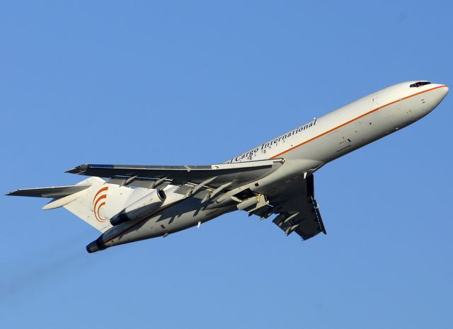 BOEING 727-200 (N755DH) - Former Eastern Airlines 727-225 departing from Runway 7 Right with a load of Christmas cargo.