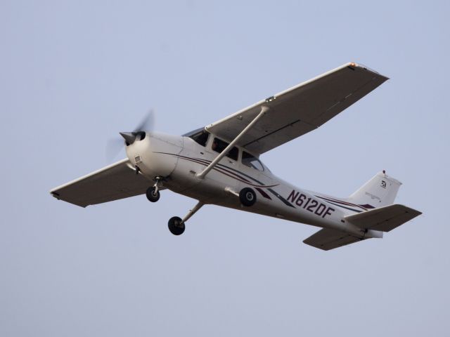 Cessna Cutlass RG (N612DF) - Take off runway 26.