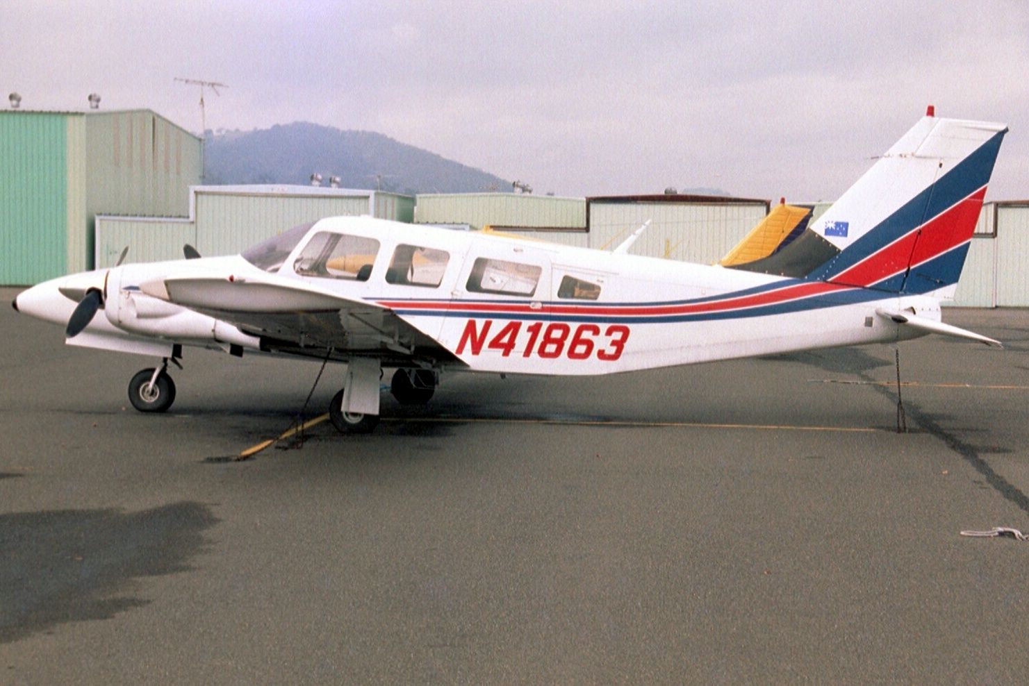 Piper Seneca (N41863) - Seen here on 31-Dec-03.  Exported to Philippines 5-Aug-09.