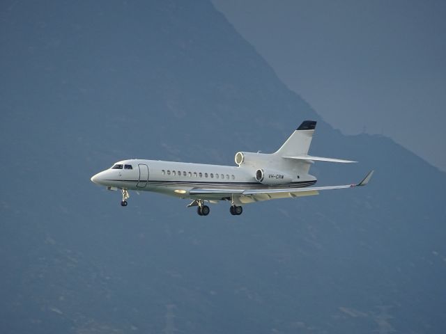 Dassault Falcon 7X (VH-CRW)