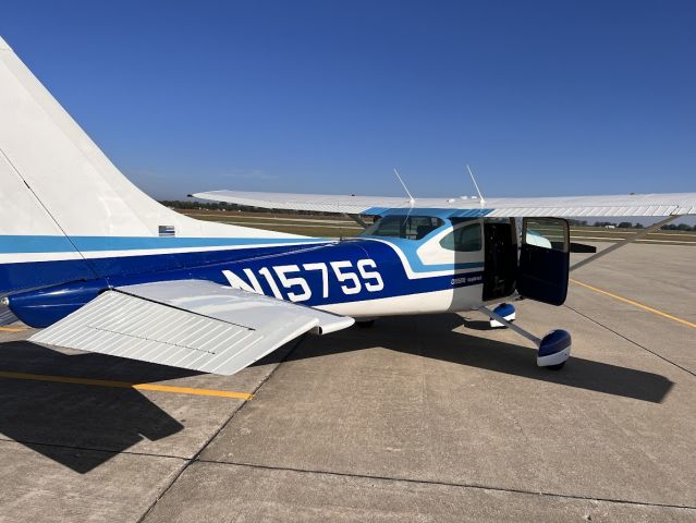 Cessna Skylane (N1575S)