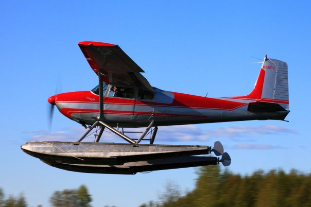 Cessna Skywagon 180 (N9207C)