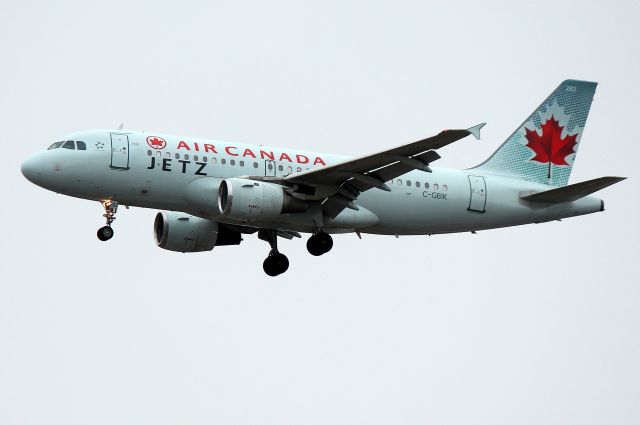 Airbus A319 (C-GBIK) - ACA 7047 bringing in the Ottawa Senators to play the Boston Bruins