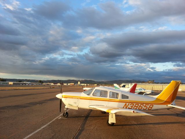 Piper Cherokee Arrow (N38658)