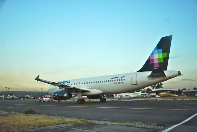 Airbus A320 (N508VL)