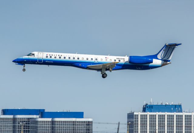 Embraer ERJ-145 (N843HK)