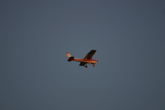 Cessna 152 (N25525) - on a downwind to Palo Alto Airport on 9/29/08