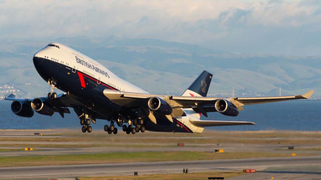 Boeing 747-400 (G-BNLY)