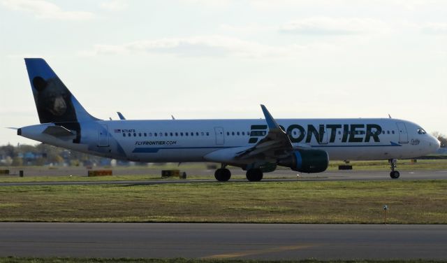 Airbus A321 (N714FR) - Frontier A321 departing runway 32