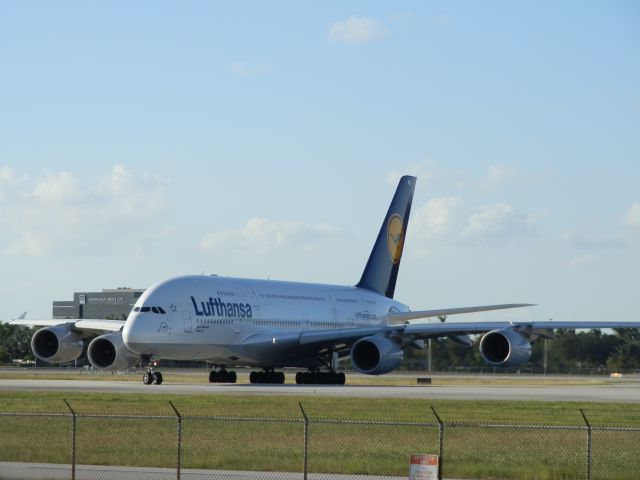 Airbus A380-800 (D-AIMD)