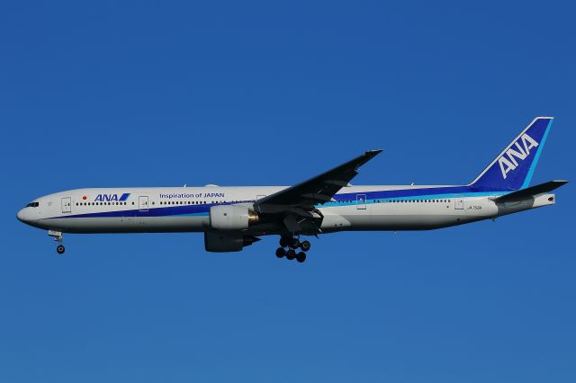BOEING 777-300 (JA756A)