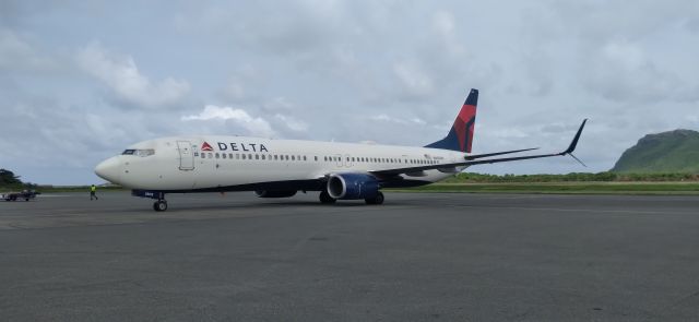 Boeing 737-900 (N805DN)