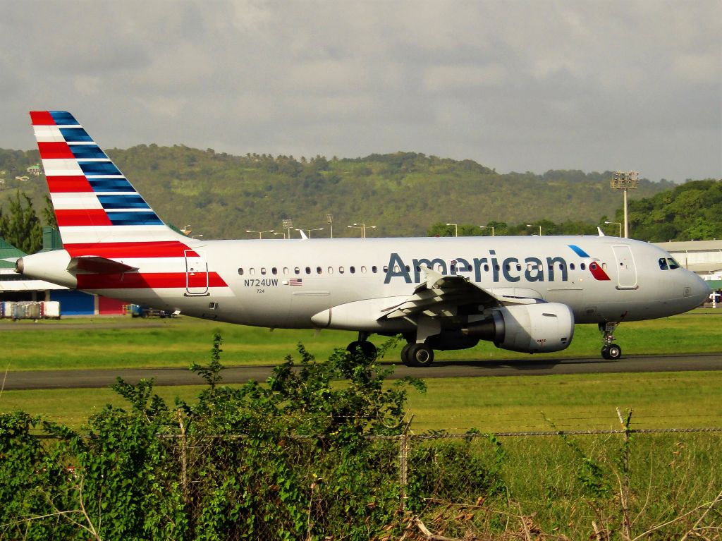 Airbus A319 (N724UW)
