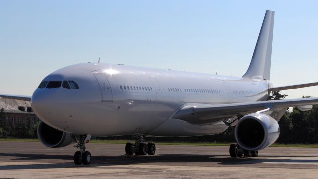 Airbus A330-200 (VP-CBE)