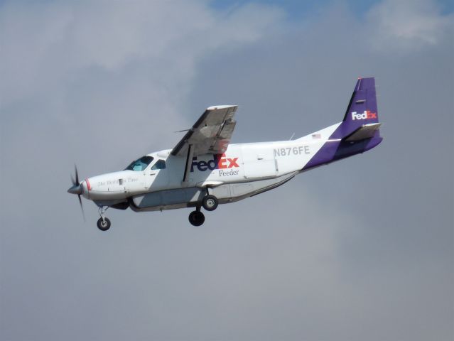Cessna Caravan (N876FE)