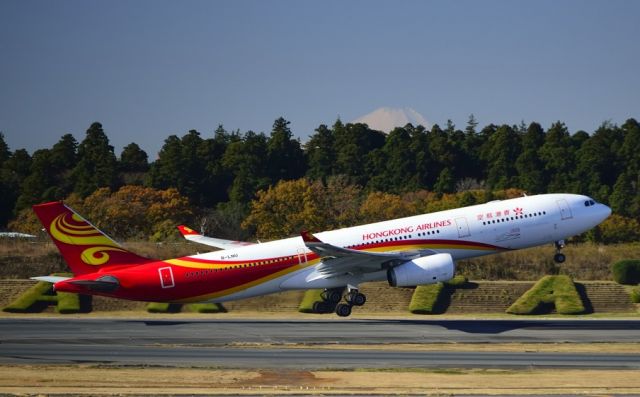 Airbus A330-300 (B-LNU) - TO with Mount Fuji behind! Rare!