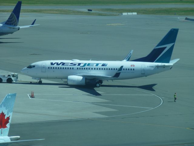 Boeing 737-700 (C-FBWJ)