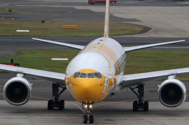 Boeing 777-200 (9V-OTA)