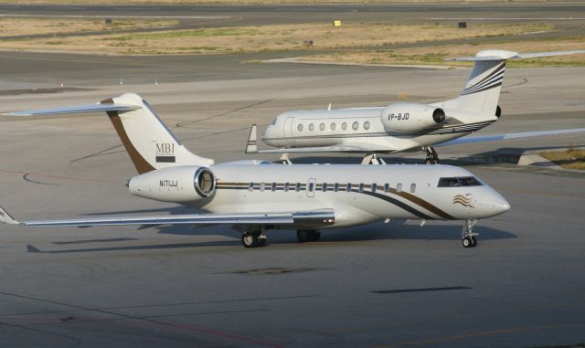 Bombardier Global 5000 (N171JJ)