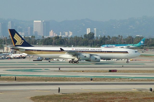 Airbus A340-500 (9V-SGE) - LAX, October 2005