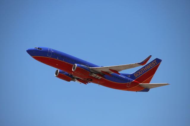 Boeing 737-700 (N496WN)