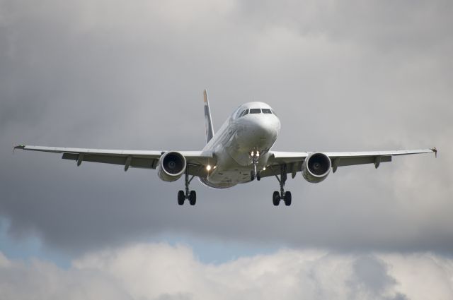 Airbus A319 (N733UW)