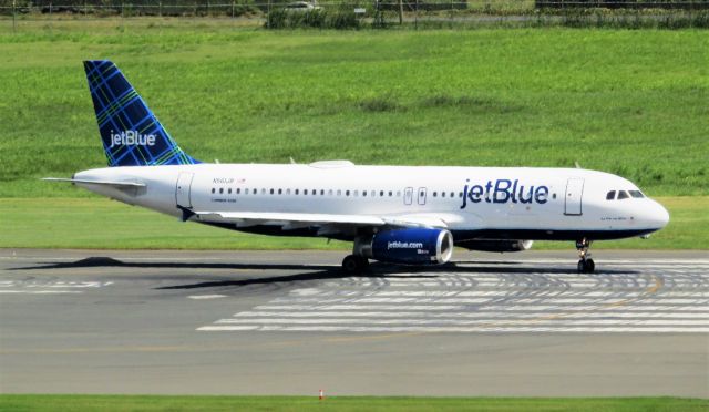 Airbus A320 (N561JB)
