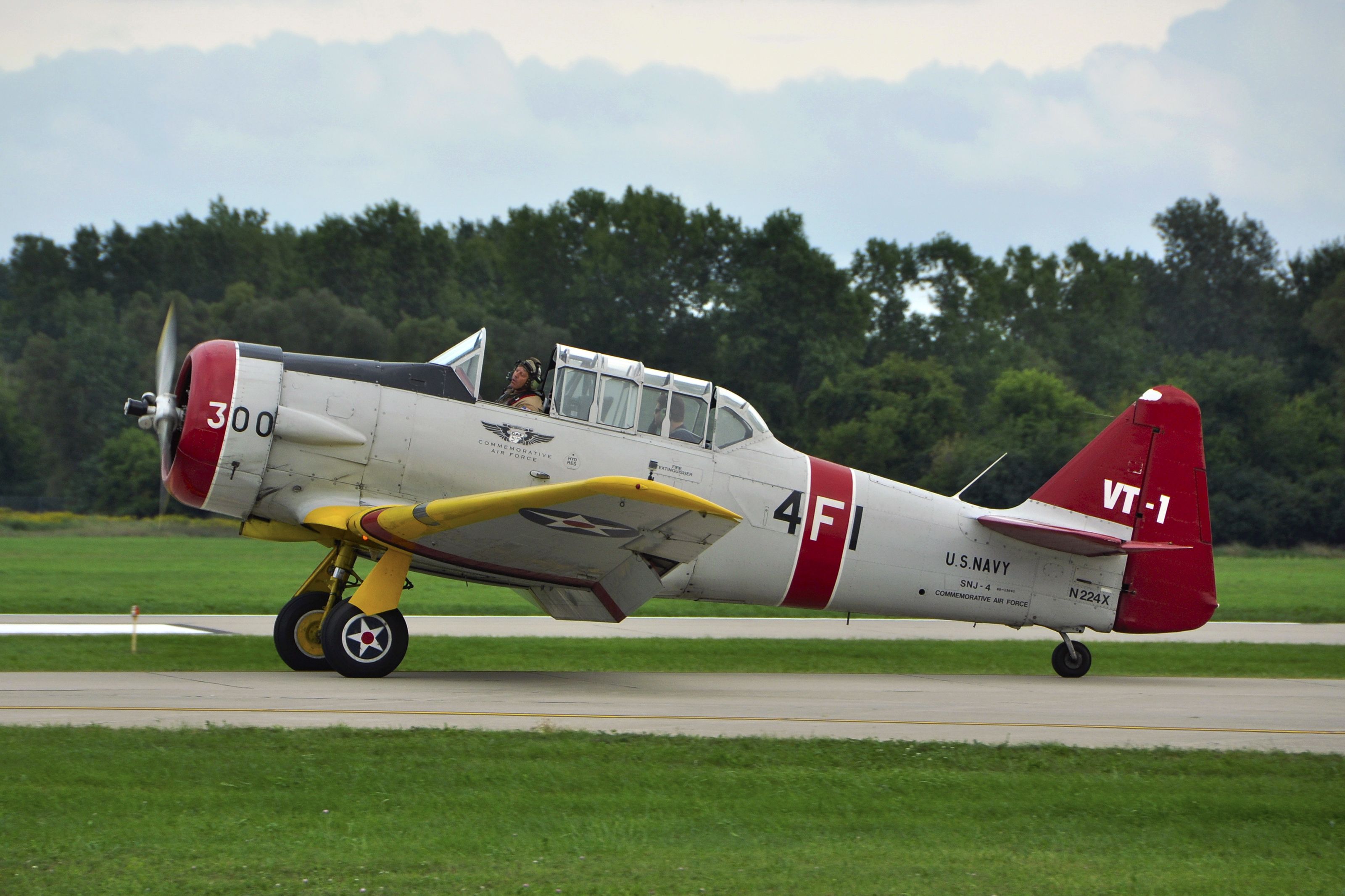 Cessna Super Skymaster (N224X) - Commemorative Air Force North American SNJ-4 N224X in Ann Arbor 