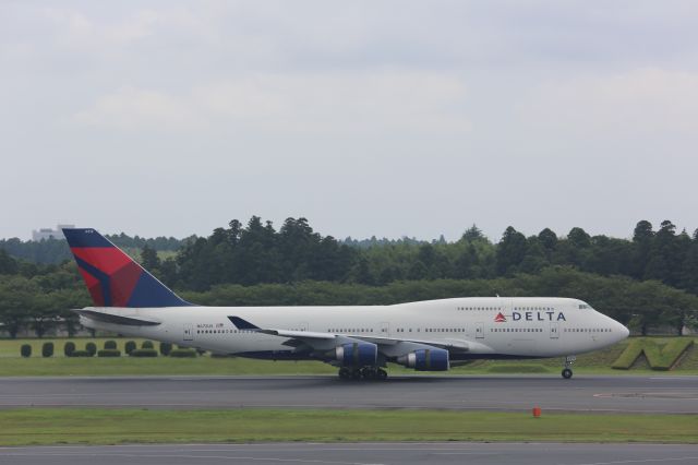 Boeing 747-400 (N672US)