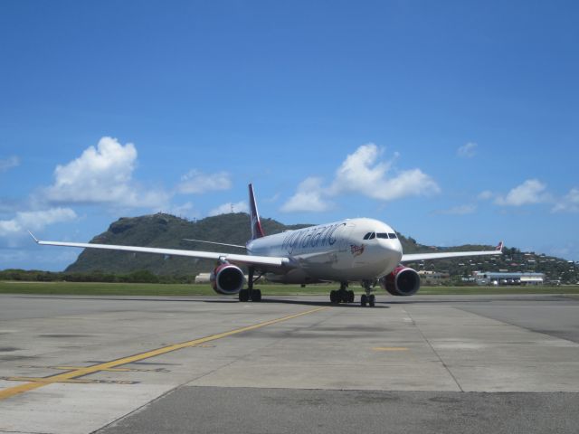 Airbus A330-300 (G-VWAG)