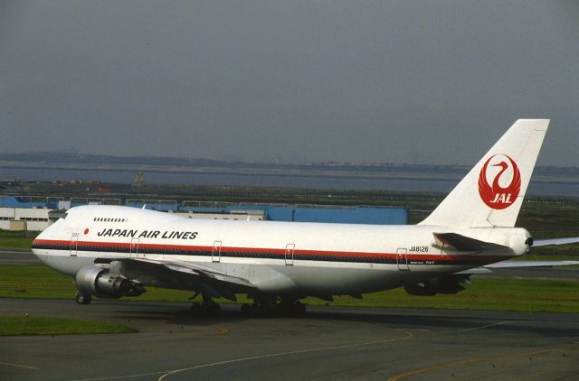 BOEING 747-100 (JA8126) - Taxing at Tokyo-Haneda Intl Airport on 1986/07/12