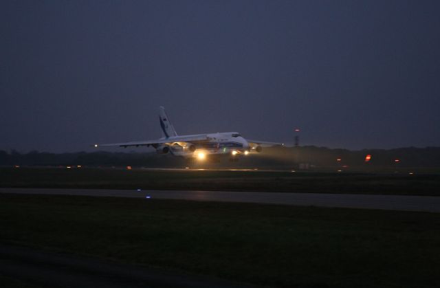 Antonov An-124 Ruslan (RNA82078)